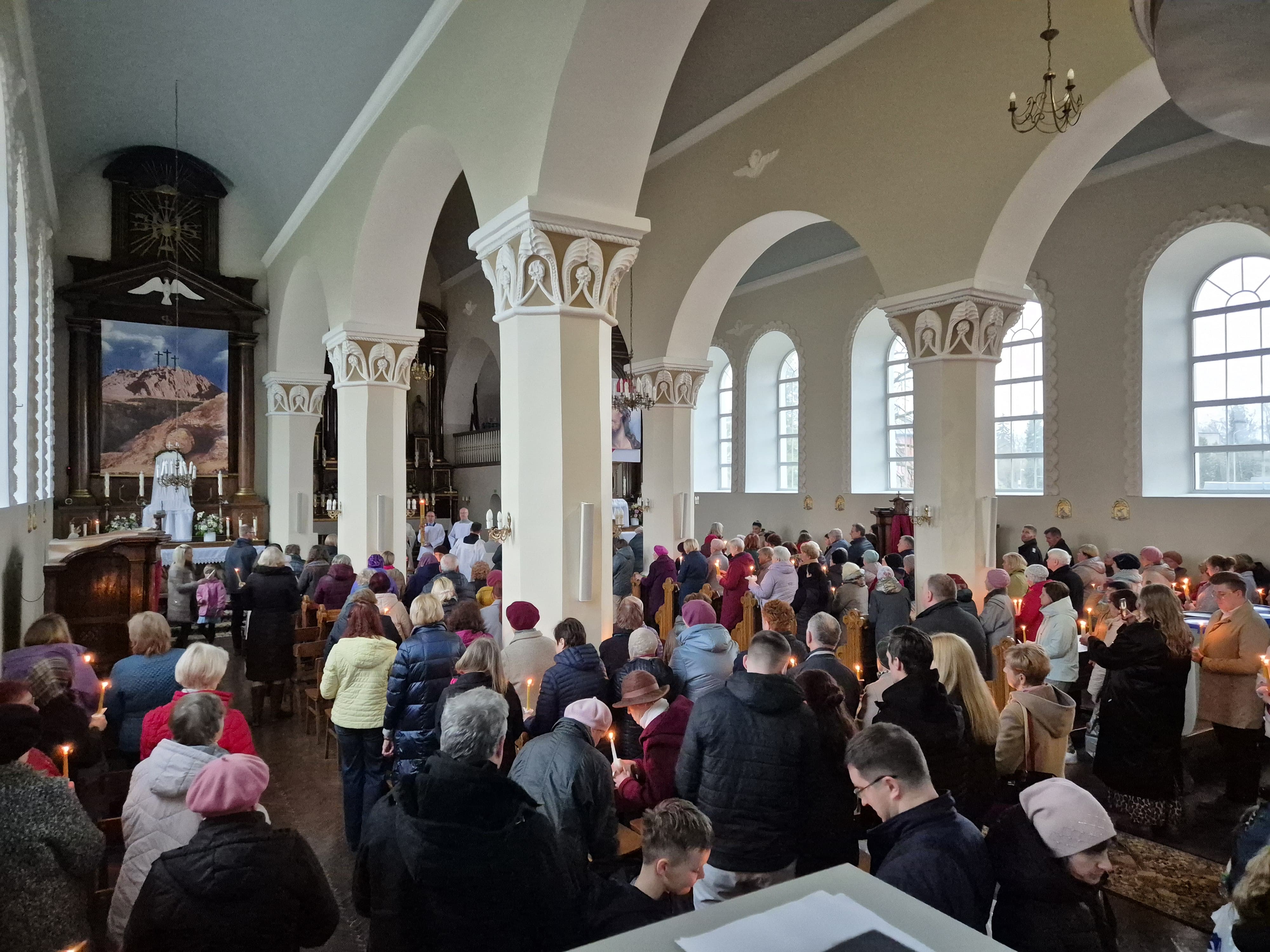 Dievkalpojumu kārtība aprīlī